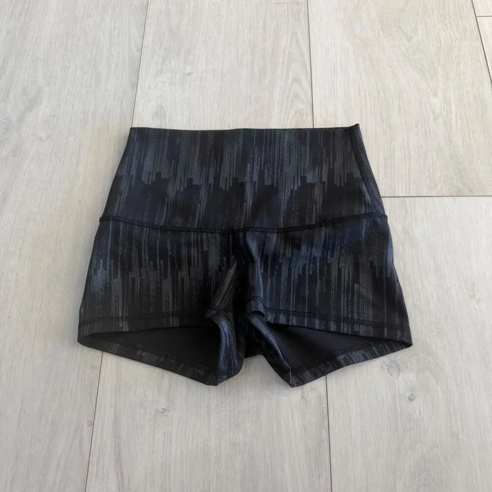 Lululemon Boogie Short Sz 4 *Luxtreme (Roll Down) In Scratch Match Black Multi